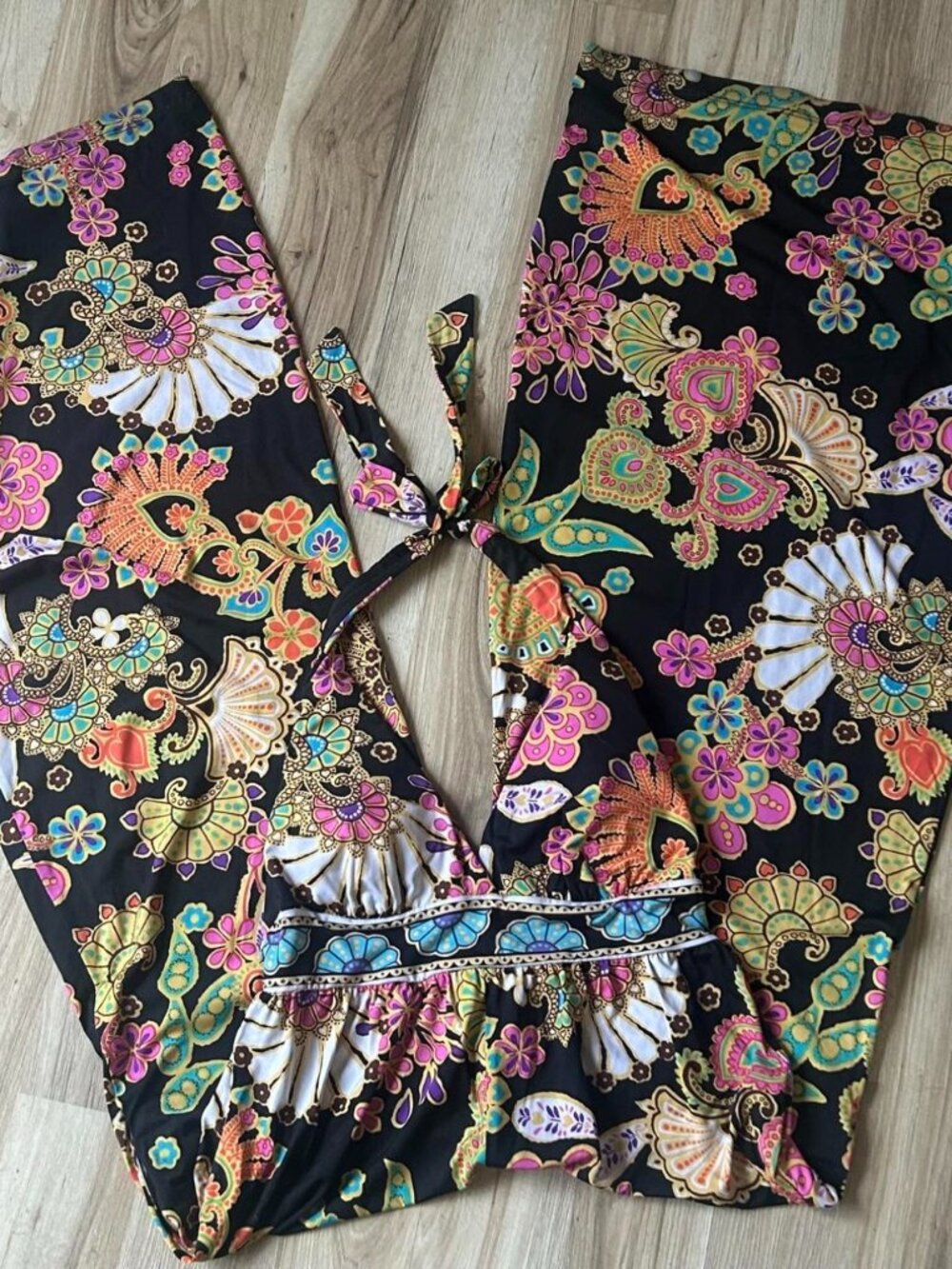 TRINA TURK Halter Wide-Leg Jumpsuit - Black w/ Multicolor Print Size S/XS - Picture 2 of 7